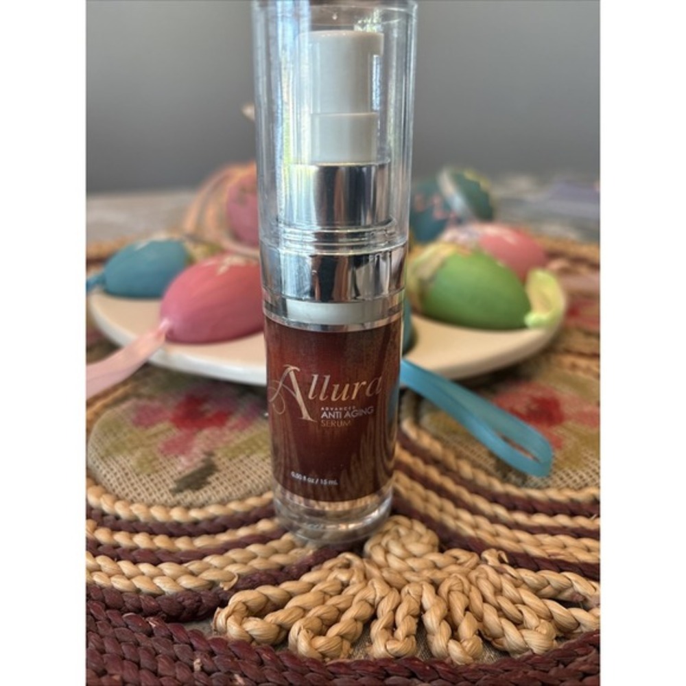 Allura‎ New opened Advance Anti-aging Serum Revitalizing Fine Lines .50 oz